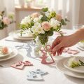 Lot de 24 petits anges décoratifs en bois rose et blanc 3 cm | Floristik24.fr