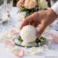 Bougie ronde blanche motifs roses pour décoration romantique | Floristik24.fr