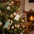 Décoration 6 petits traîneaux en bois à suspendre, menthe et blanc, 9,5 cm | Floristik24.fr