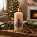 Bougie de Noël beige avec motif sapin 150x70 mm 63h RAL | Floristik24.fr