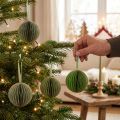 Lot de 4 boules alvéolées en papier vert et doré 7 cm | Floristik24.fr