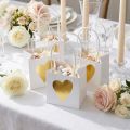 Sachets cadeaux en papier blanc et or avec poignées 8,5×8,5×8cm – Lot de 12 | Floristik24.fr