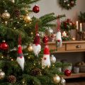 Lot de 12 lutins suspendus avec bonnet en laine, coloris rouge, blanc, gris, hauteur 10 à 12 cm | Floristik24.fr