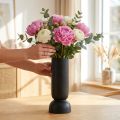 Vase en céramique noire moderne, forme ovale, Ø11cm H25,5cm | Floristik24.fr