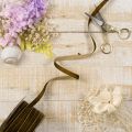 Ruban décoratif en velours, étroit, 10 mm de large, 20 m de long, en rouleau | Floristik24.fr